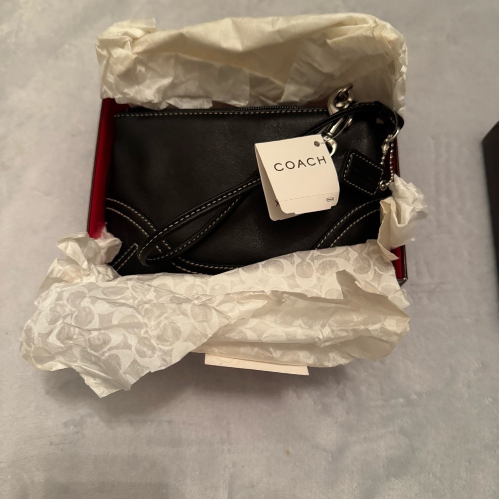 Vintage Coach Soho Black Leather Wristlet 7115C NWT‎ w/ Box & Tags - Picture 9 of 11